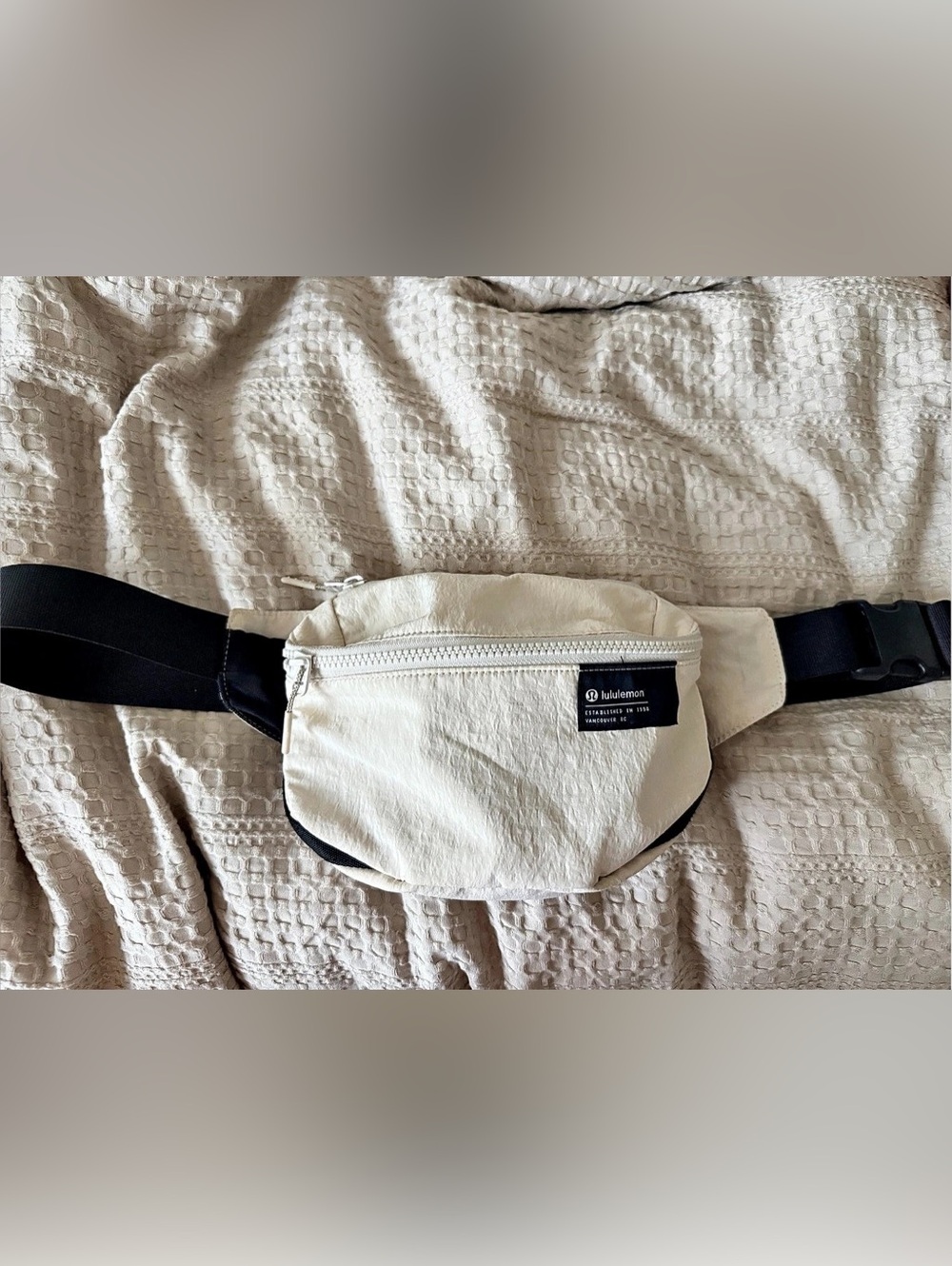 lululemon Everywhere Belt Bag 1L Cream Crossbody Bag